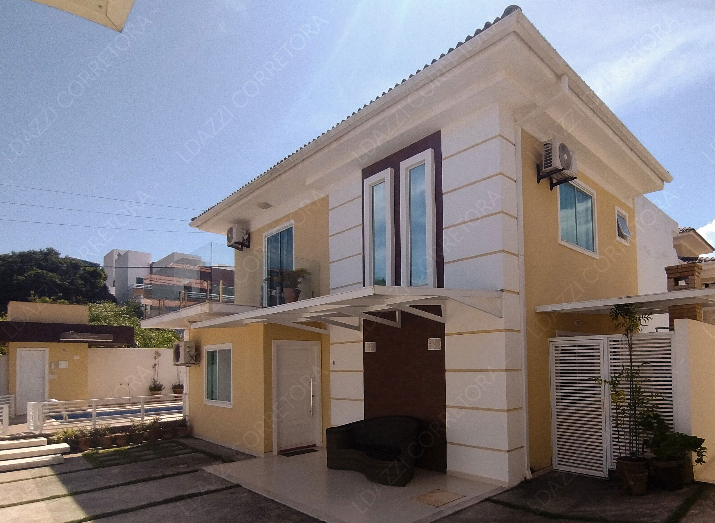 Fachada principal da residência Aurum Pescatore